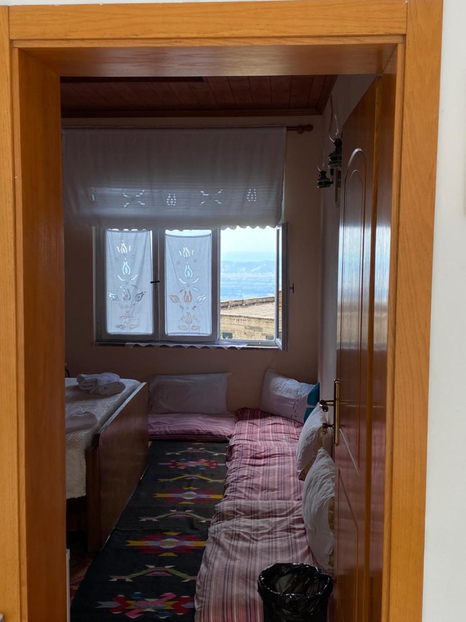 Vila Llulla Krujë Eksteriør bilde